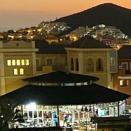 Apartamento Sunny Terrace & Pool