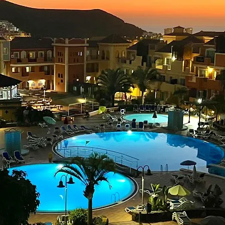 Sunny Terrace & Pool Apartamento